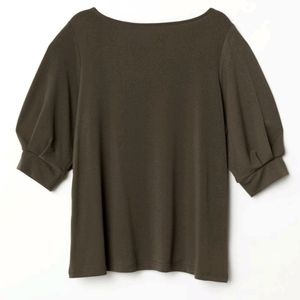 🌿Durable, airy, olive green blouse